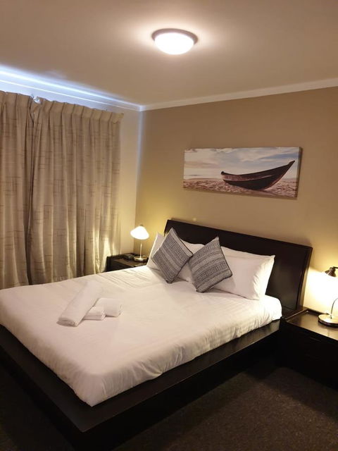 West Beach Lagoon 107 - Great Value - Holiday Find 3