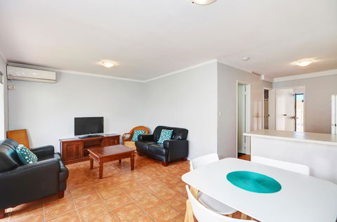 West Beach Lagoon 204 â€“ Ground Floor - Holiday Find 11