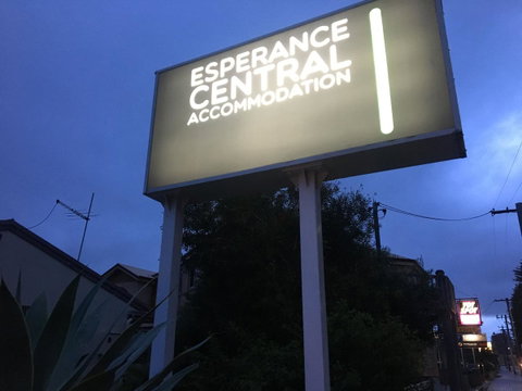 Esperance Central Accommodation - Holiday Find 12