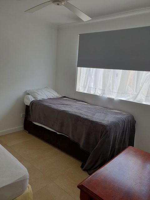 DIANELLA Budget Rooms Happy Place To Stay - Holiday Find 2