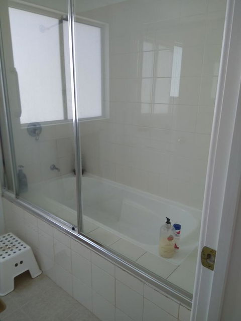 DIANELLA Budget Rooms Happy Place To Stay - Holiday Find 37