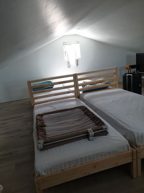 DIANELLA Budget Rooms Happy Place To Stay - Holiday Find 5