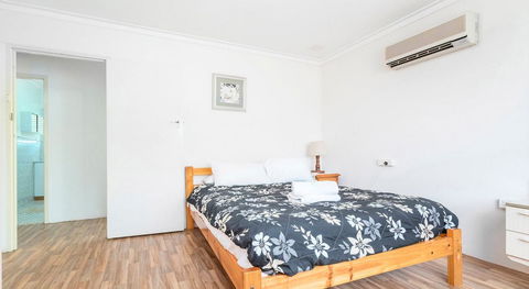 The Bluff Point - Holiday Find 6