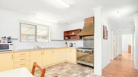 The Bluff Point - Holiday Find 5