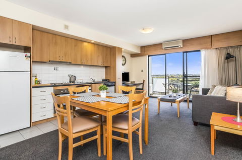 508 Stupendous Sunsets & Views Pool Gym Parking - Holiday Find 10