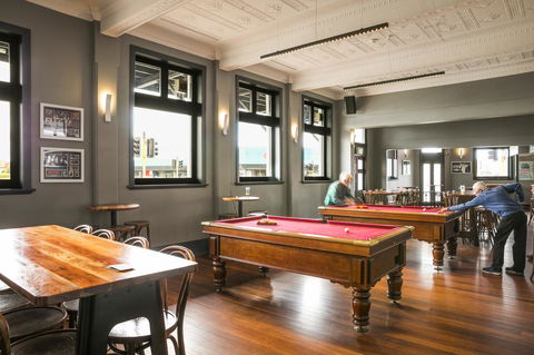 Nightcap At The Ship Inn - Holiday Find 6