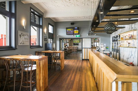 Nightcap At The Ship Inn - Holiday Find 14