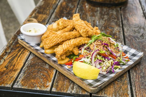 Nightcap At The Ship Inn - Holiday Find 11