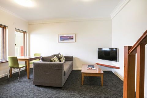 Nightcap At The Ship Inn - Holiday Find 28