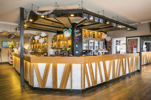 Nightcap At The Ship Inn - Holiday Find 8