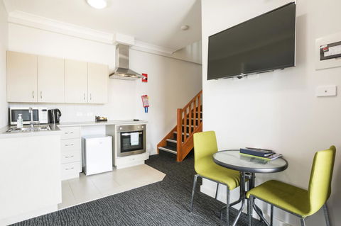 Nightcap At The Ship Inn - Holiday Find 31