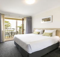 Nightcap at the Ship Inn - Holiday Find