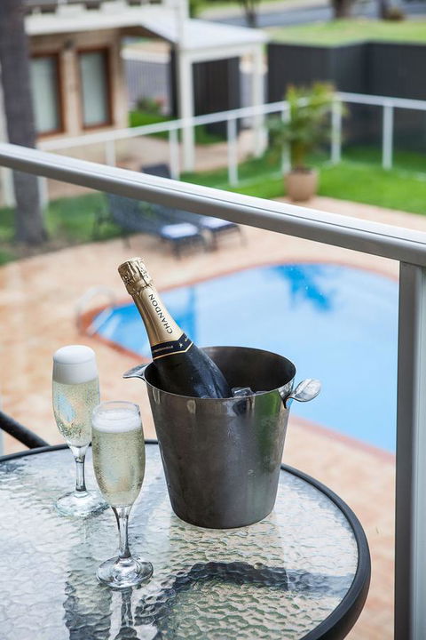 Nightcap At The Ship Inn - Holiday Find 40