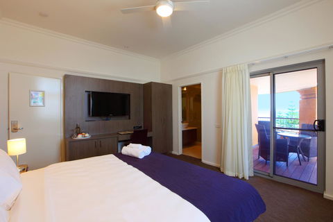 Cottesloe Beach Hotel - Holiday Find 8