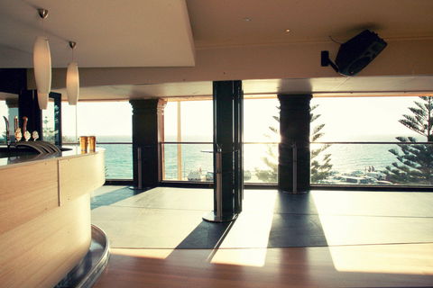 Cottesloe Beach Hotel - Holiday Find 14