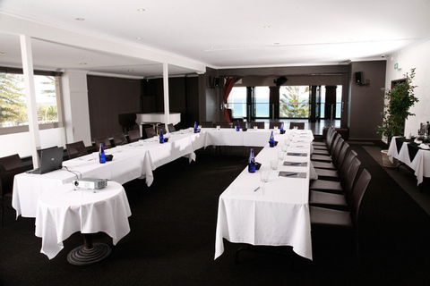 Cottesloe Beach Hotel - Holiday Find 19