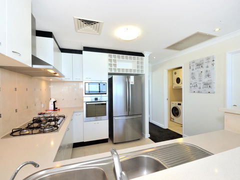Nautilus By Rockingham Apartments - Holiday Find 14