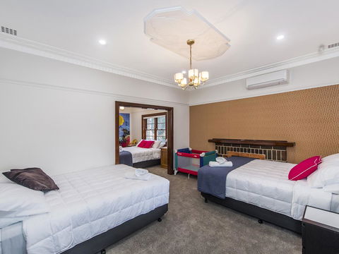 Luxury Federation Style Home - Sleeps 10 - Holiday Find 11