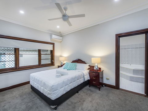 Luxury Federation Style Home - Sleeps 10 - Holiday Find 7