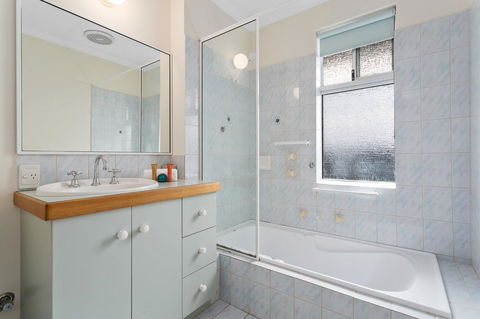 Como South Perth Villa - Holiday Find 23