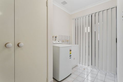 Como South Perth Villa - Holiday Find 18