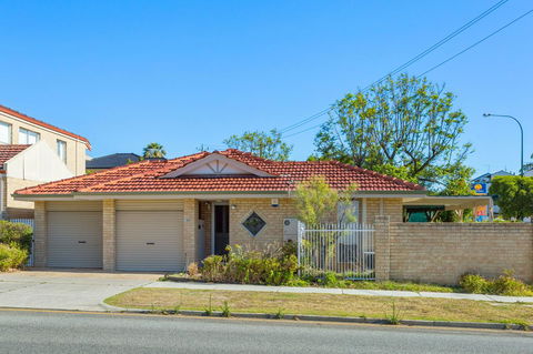 Como South Perth Villa - Holiday Find 21