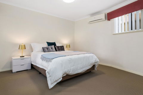 Como South Perth Villa - Holiday Find 28