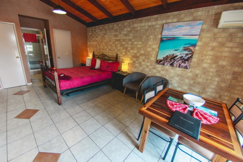 Esperance Foreshore Apartments - Holiday Find 4