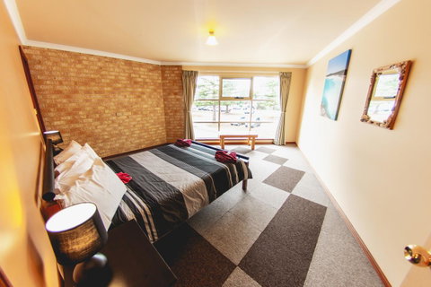 Esperance Foreshore Apartments - Holiday Find 12
