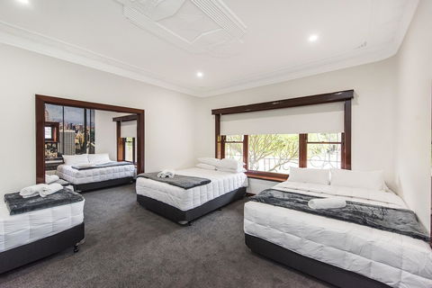 Big House Heated Pool 11 Beds Como / South Perth / Applecross - Holiday Find 17