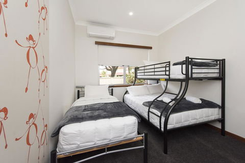 Big House Heated Pool 11 Beds Como / South Perth / Applecross - Holiday Find 18