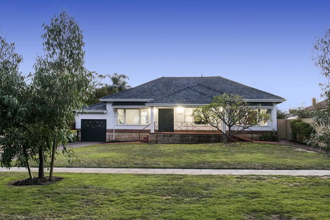 Big House Heated Pool 11 Beds Como / South Perth / Applecross - Holiday Find 6