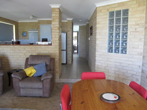 Kalbarri Riverfront Unit - Holiday Find 16