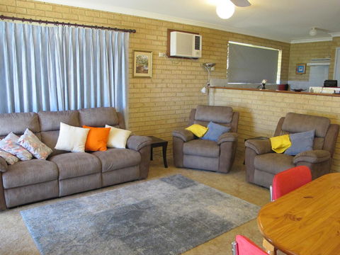 Kalbarri Riverfront Unit - Holiday Find 17