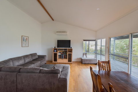 Peppy Beach Ocean Views - Holiday Find 2