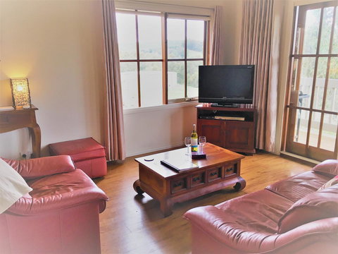 Balingup Highview Chalets - Holiday Find 7