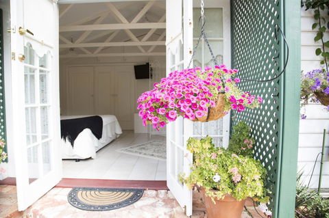 Rosebridge House Bed & Breakfast Adult Retreat - Holiday Find 8