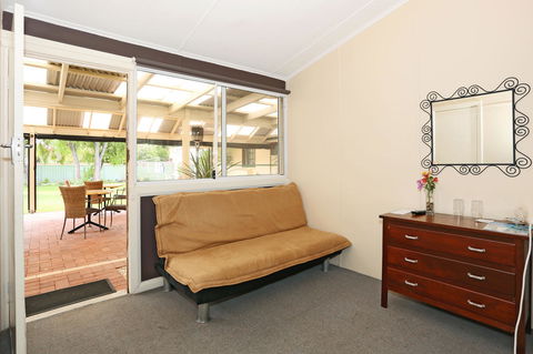 Busselton Guest House - Holiday Find 43