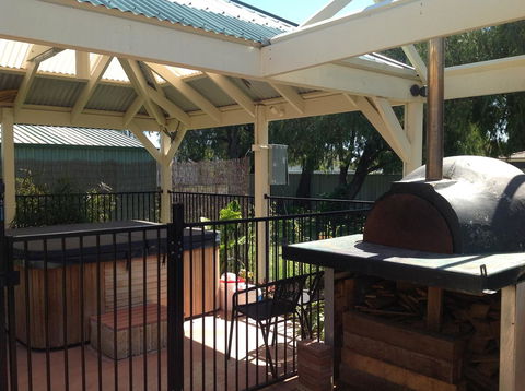 Busselton Guest House - Holiday Find 19