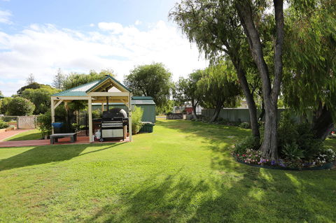 Busselton Guest House - Holiday Find 35