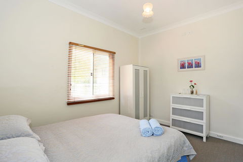 Busselton Guest House - Holiday Find 40
