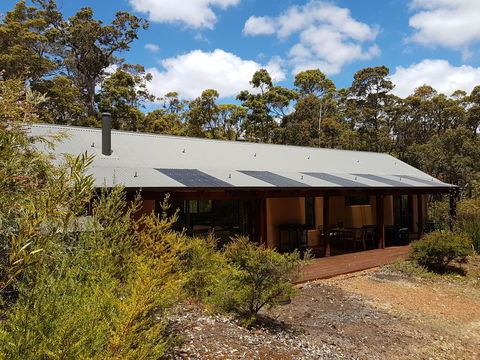 Jarrah Grove Forest Retreat - Holiday Find 15