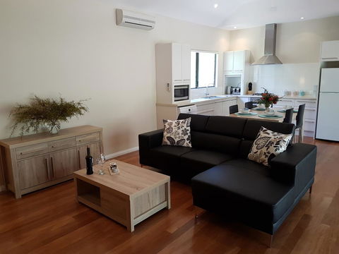 Jarrah Grove Forest Retreat - Holiday Find 8