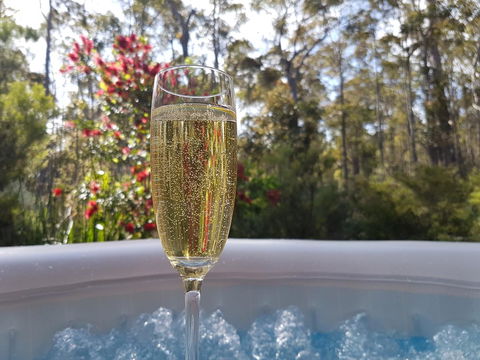 Jarrah Grove Forest Retreat - Holiday Find 11