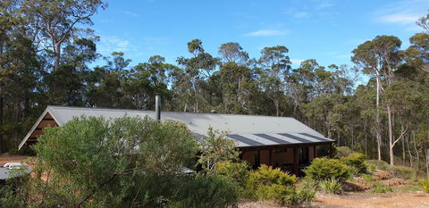 Jarrah Grove Forest Retreat - Holiday Find 18