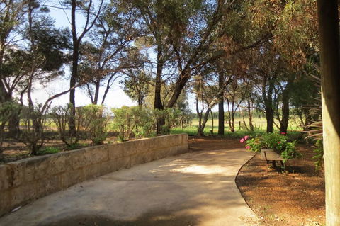 Bentwood Olive Grove Accommodation - Holiday Find 2
