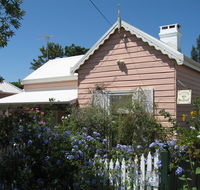 RoseMoore Bed  Breakfast - Holiday Find
