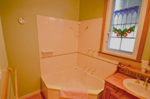 RoseMoore Bed & Breakfast - Holiday Find 13