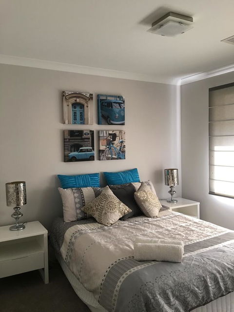 Magnificent Beach Retreat - Holiday Find 16
