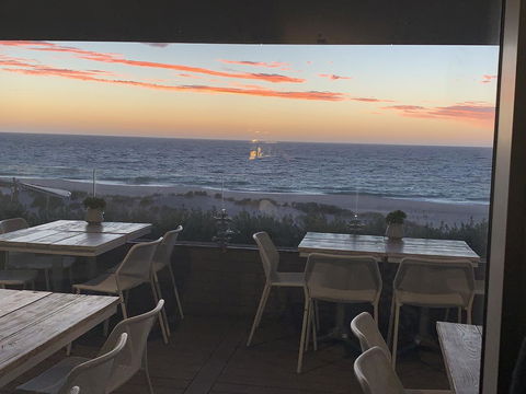 SEA BREEZE â€“ Between Cottesloe Beach & Swan River - Holiday Find 22